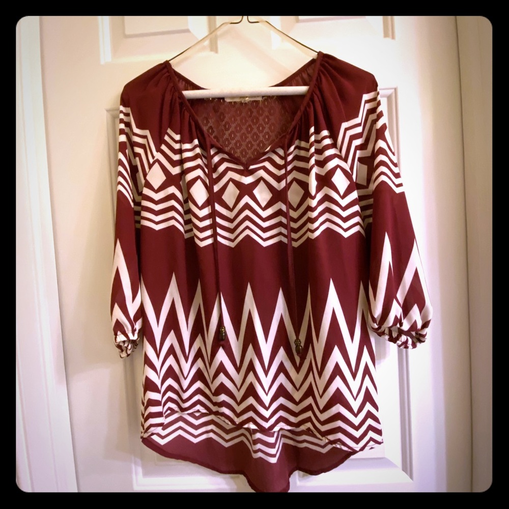 Business casual shirt, tie front